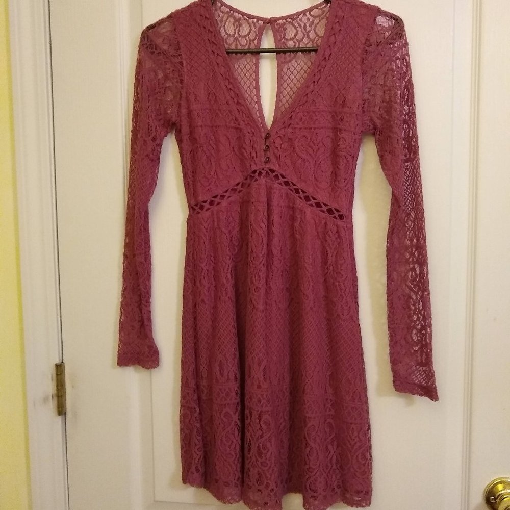 🎶Hollister Mauve Long Sleeve Lace Dress